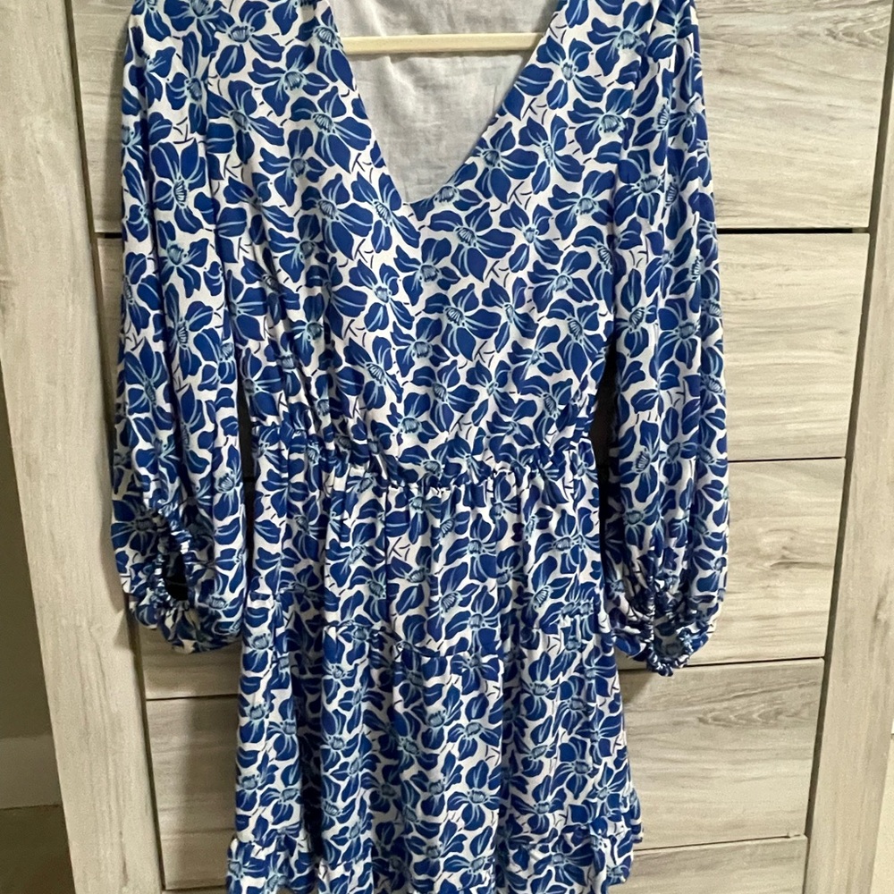 Chic Blue and White Leaf Print Long Sleeve Dress